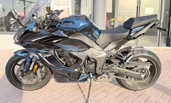 Buy Used Kawasaki Ninja Beige Bike in Muscat in Masqat