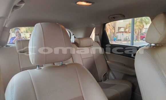 Buy Used Kia Sorento Silver Car in Muscat in Masqat Buy Used Kia Sorento Silver Car in Muscat in Masqat