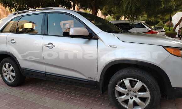 Buy Used Kia Sorento Silver Car in Muscat in Masqat Buy Used Kia Sorento Silver Car in Muscat in Masqat