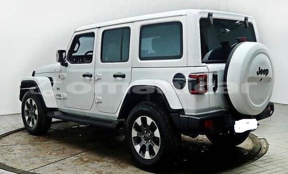 Buy Used Jeep Wrangler White Car in Muscat in Masqat Buy Used Jeep Wrangler White Car in Muscat in Masqat