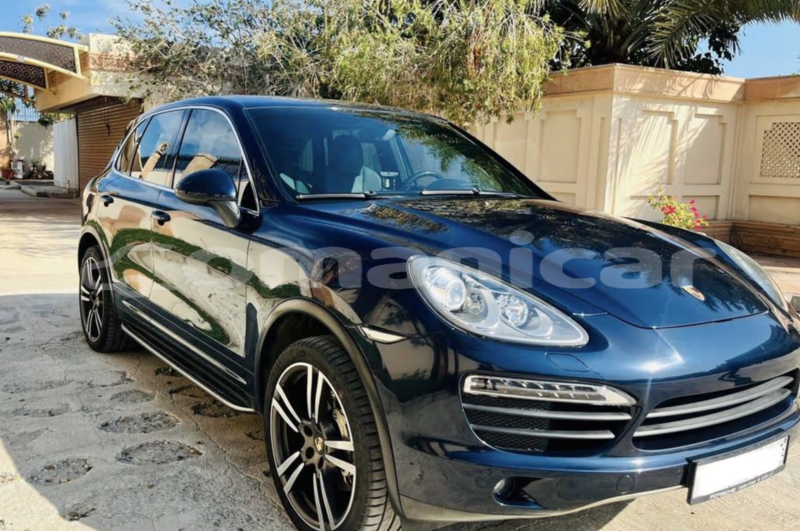Big with watermark porsche cayenne masqat muscat 8238