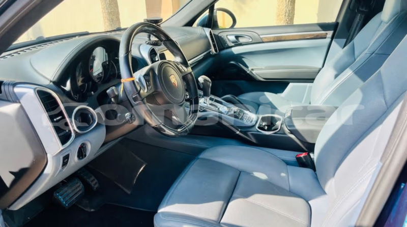 Big with watermark porsche cayenne masqat muscat 8238