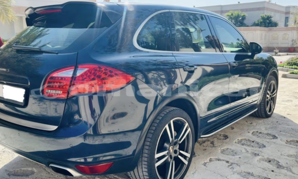 Buy Used Porsche Cayenne Blue Car in Muscat in Masqat Buy Used Porsche Cayenne Blue Car in Muscat in Masqat