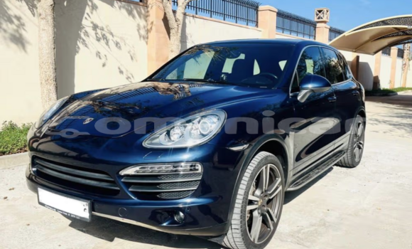 Buy Used Porsche Cayenne Blue Car in Muscat in Masqat Buy Used Porsche Cayenne Blue Car in Muscat in Masqat