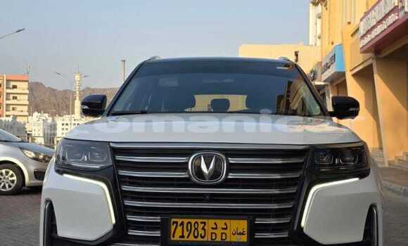 Buy Used Changan CS85 White Car in Muscat in Masqat Buy Used Changan CS85 White Car in Muscat in Masqat