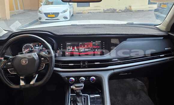 Buy Used Changan CS85 White Car in Muscat in Masqat Buy Used Changan CS85 White Car in Muscat in Masqat