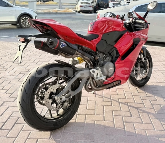 Big with watermark ducati panigale masqat muscat 8240