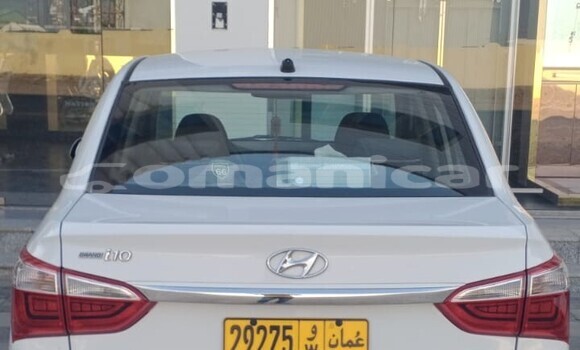 Buy Used Hyundai i10 White Car in Barkah in al-Batinah Buy Used Hyundai i10 White Car in Barkah in al-Batinah