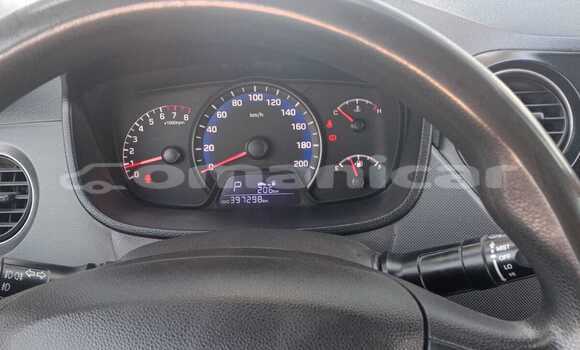 Buy Used Hyundai i10 White Car in Barkah in al-Batinah Buy Used Hyundai i10 White Car in Barkah in al-Batinah