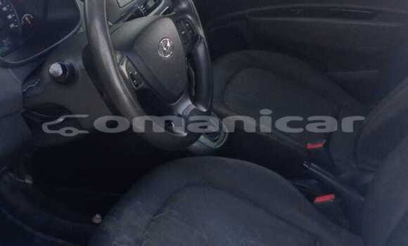 Buy Used Hyundai i10 White Car in Barkah in al-Batinah Buy Used Hyundai i10 White Car in Barkah in al-Batinah