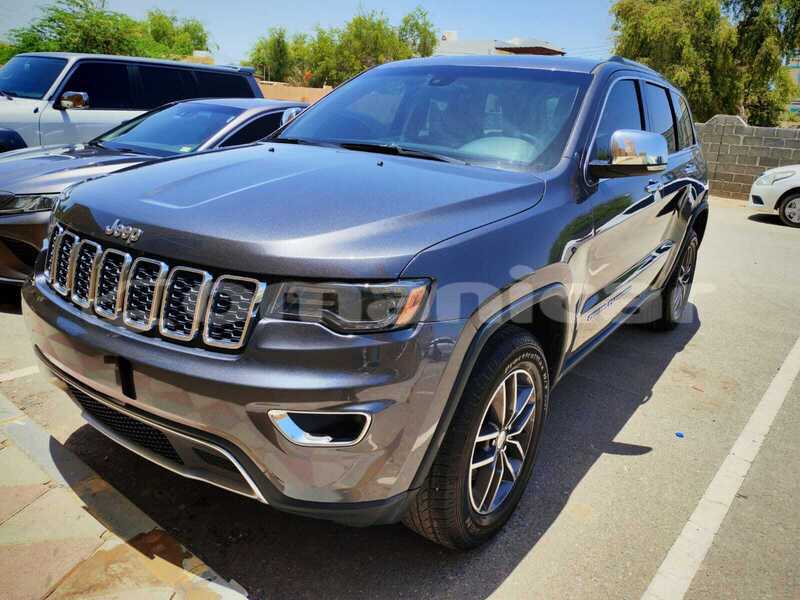 Big with watermark jeep grand cherokee masqat muscat 8242
