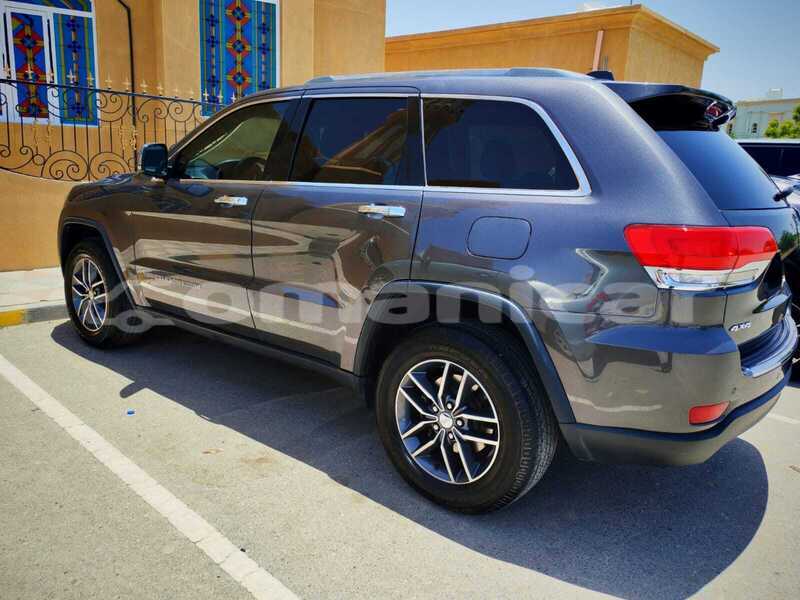 Big with watermark jeep grand cherokee masqat muscat 8242