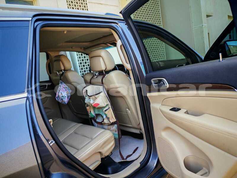 Big with watermark jeep grand cherokee masqat muscat 8242