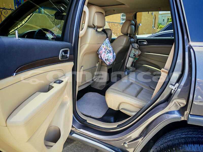 Big with watermark jeep grand cherokee masqat muscat 8242
