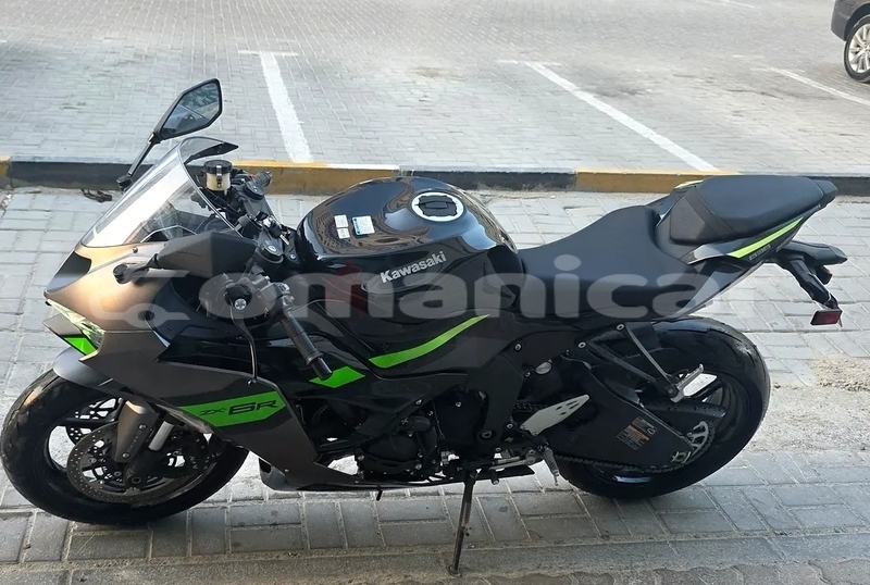Big with watermark kawasaki zx r masqat muscat 8244