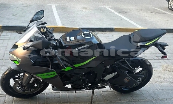 Buy Used Kawasaki ZX-R Beige Bike in Muscat in Masqat Buy Used Kawasaki ZX-R Beige Bike in Muscat in Masqat