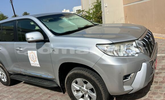 Buy Used Toyota Land Cruiser Prado Silver Car in as–Sib in Masqat Buy Used Toyota Land Cruiser Prado Silver Car in as–Sib in Masqat
