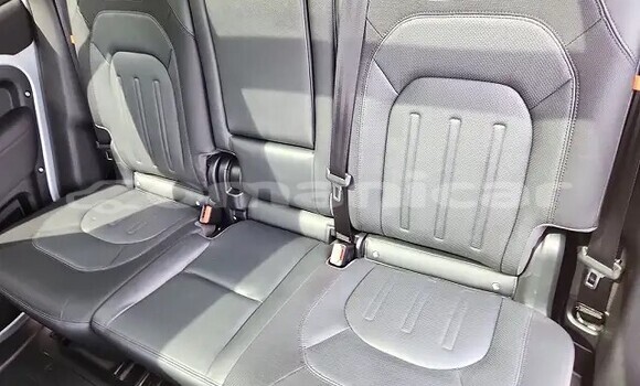 Buy Used Land Rover Defender White Car in Salalah in Dhufar Buy Used Land Rover Defender White Car in Salalah in Dhufar