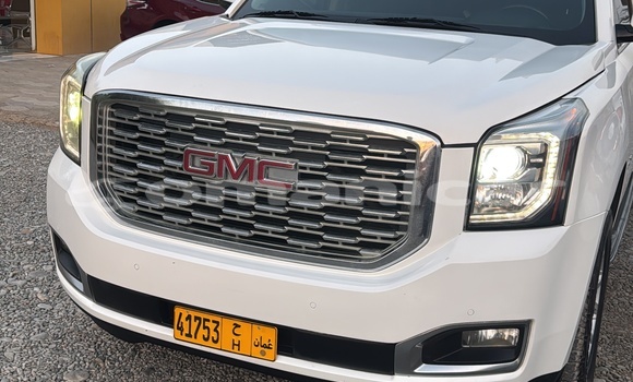 Buy Used GMC Yukon White Car in as–Suwayq in al-Batinah