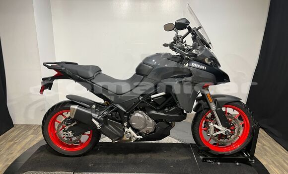 Buy Used Kawasaki Z Black Bike in al–Buraymi in adh-Dhahirah