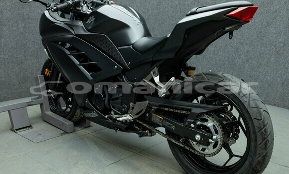Buy Used Kawasaki Ninja Black Bike in Azaiba in Masqat Buy Used Kawasaki Ninja Black Bike in Azaiba in Masqat