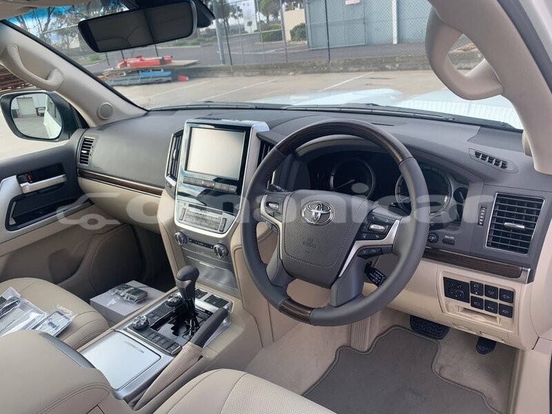 Big with watermark toyota land cruiser masqat muscat 8258