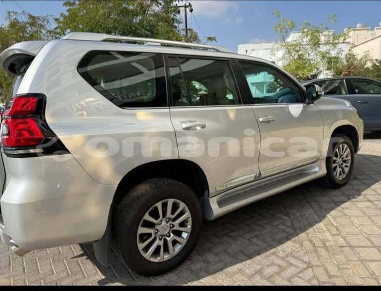 Big with watermark toyota land cruiser prado al batinah al khaburah 8289
