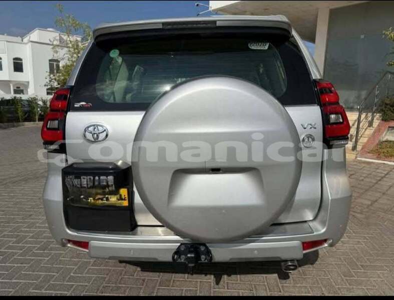 Big with watermark toyota land cruiser prado al batinah al khaburah 8289