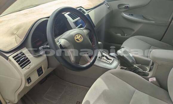 Buy Used Toyota Corolla White Car in as–Sib in Masqat Buy Used Toyota Corolla White Car in as–Sib in Masqat
