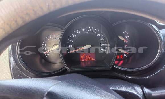 Buy Used Kia Carens White Car in as–Suwayq in al-Batinah Buy Used Kia Carens White Car in as–Suwayq in al-Batinah