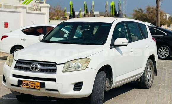 Buy Used Toyota RAV4 White Car in Al khuwair in al-Batinah