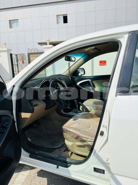 Big with watermark toyota rav4 al batinah al khuwair 8301