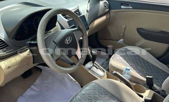 Buy Used Hyundai Sonata White Car in Al khuwair in al-Batinah Buy Used Hyundai Sonata White Car in Al khuwair in al-Batinah
