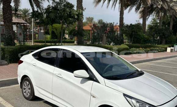 Buy Used Hyundai Sonata White Car in Al khuwair in al-Batinah Buy Used Hyundai Sonata White Car in Al khuwair in al-Batinah