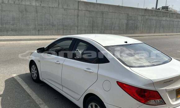 Buy Used Hyundai Sonata White Car in Al khuwair in al-Batinah Buy Used Hyundai Sonata White Car in Al khuwair in al-Batinah