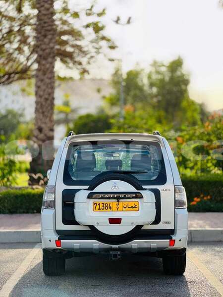 Big with watermark mitsubishi pajero masqat as sib 8310