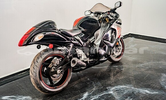 Buy Used Suzuki HAYABUSA Black Bike in Azaiba in Masqat Buy Used Suzuki HAYABUSA Black Bike in Azaiba in Masqat