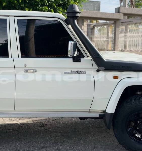 Big with watermark toyota land cruiser masqat muscat 8316