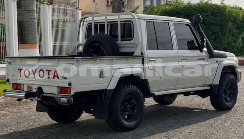 Big with watermark toyota land cruiser masqat muscat 8316