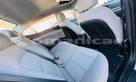 Buy Import Hyundai Elantra Silver Car in Masqat in Masqat Buy Import Hyundai Elantra Silver Car in Masqat in Masqat