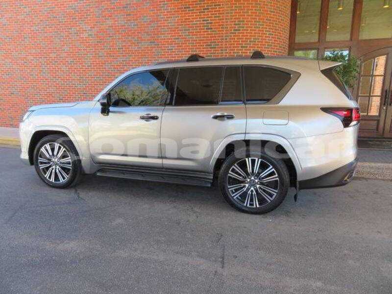 Big with watermark lexus lx masqat muscat 8326