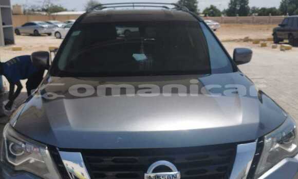 Buy Used Nissan Pathfinder Silver Car in Salalah in Dhufar Buy Used Nissan Pathfinder Silver Car in Salalah in Dhufar
