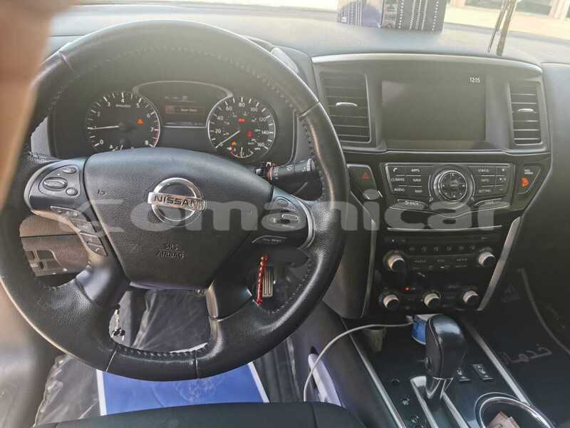 Big with watermark nissan pathfinder dhufar salalah 8327