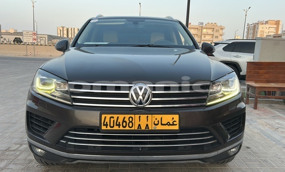 Buy Used Volkswagen Touareg Brown Car in Muscat in Masqat