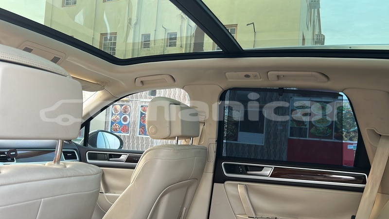 Big with watermark volkswagen touareg masqat muscat 8328