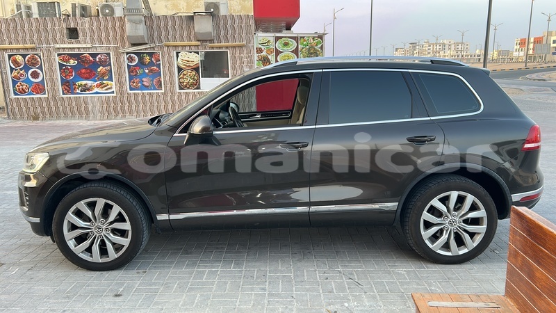 Big with watermark volkswagen touareg masqat muscat 8328