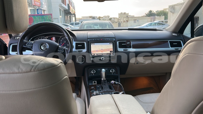 Big with watermark volkswagen touareg masqat muscat 8328