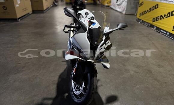 Buy Used BMW S 1000 White Bike in Muscat in Masqat Buy Used BMW S 1000 White Bike in Muscat in Masqat