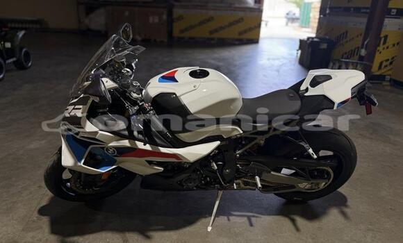 Buy Used BMW S 1000 White Bike in Muscat in Masqat Buy Used BMW S 1000 White Bike in Muscat in Masqat