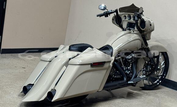 Buy Used Harley Davidson Street Glide Silver Bike in Muscat in Masqat Buy Used Harley Davidson Street Glide Silver Bike in Muscat in Masqat
